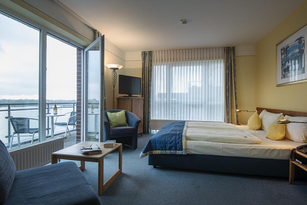 Hotel Rheinpark เรส ภายนอก รูปภาพ