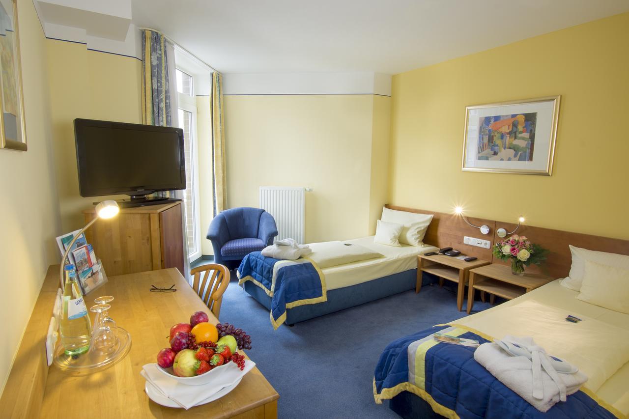 Hotel Rheinpark เรส ภายนอก รูปภาพ